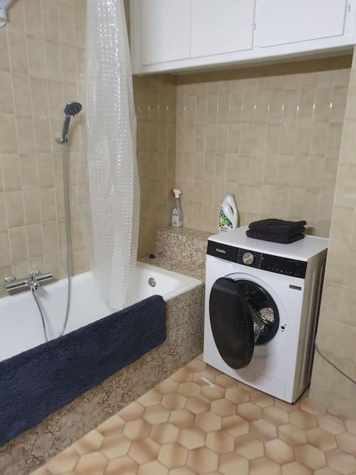Appartement F3 Meuble Et Equipe Saint-Cyprien  Εξωτερικό φωτογραφία