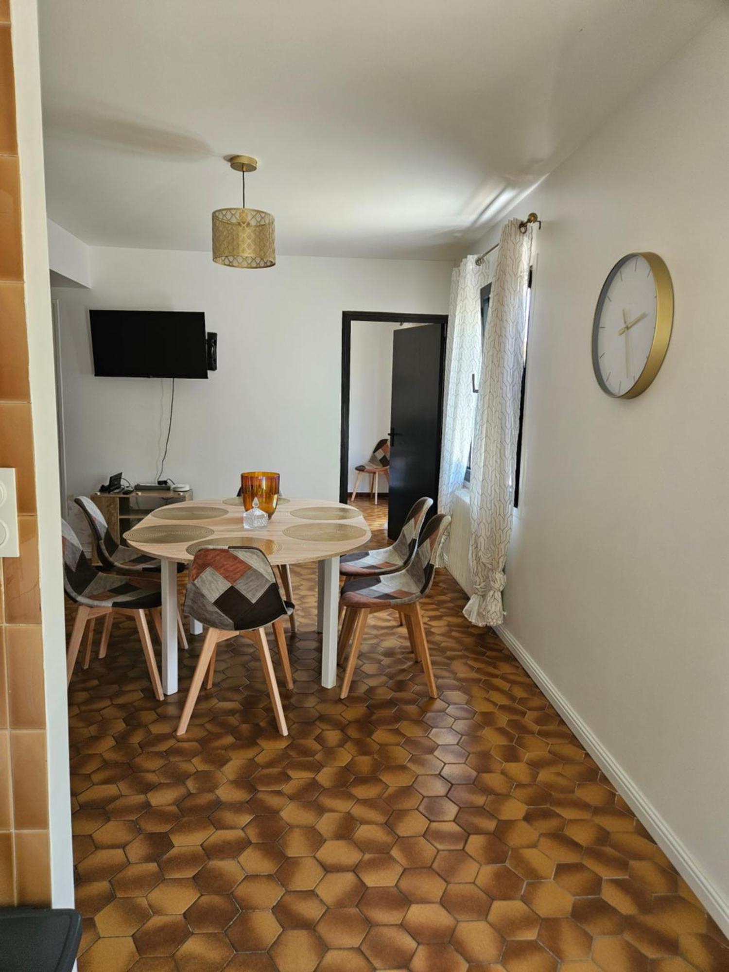 Appartement F3 Meuble Et Equipe Saint-Cyprien  Εξωτερικό φωτογραφία
