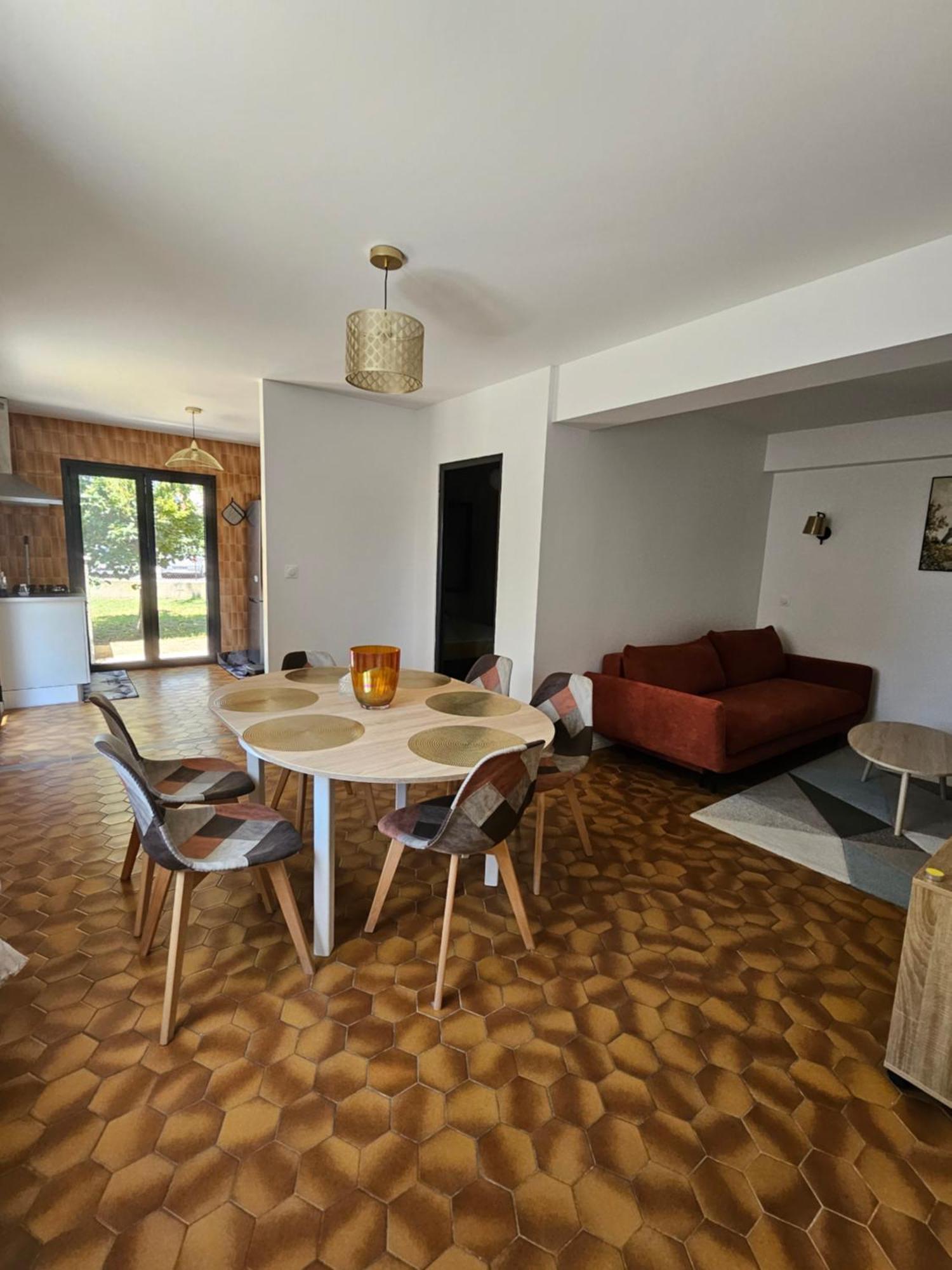 Appartement F3 Meuble Et Equipe Saint-Cyprien  Εξωτερικό φωτογραφία